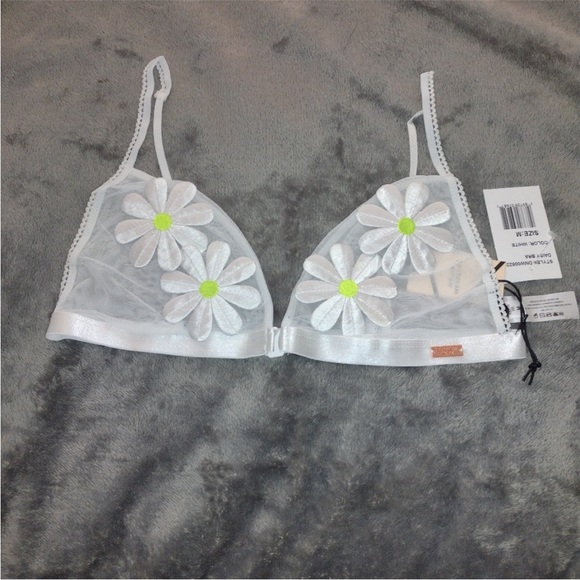 NWT REVOLVE Daydream Nation Daisy Bra White Size Medium - Picture 3 of 6